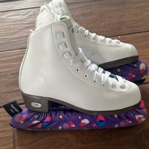 Riedell Opal girl’s figure skates with guards included